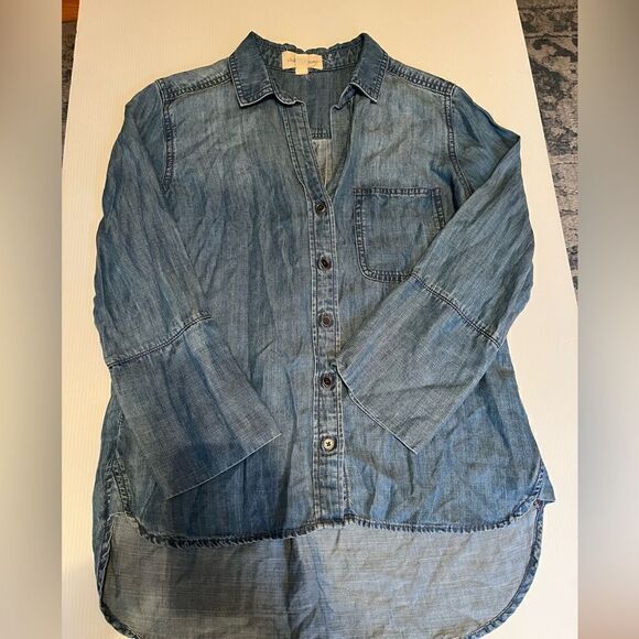 Cloth & Stone Denim Button up - Picture 1 of 3